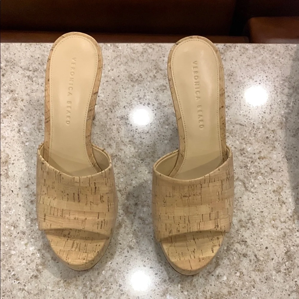 NWOT Veronica Beard Dali Platform in Natural Size 9
